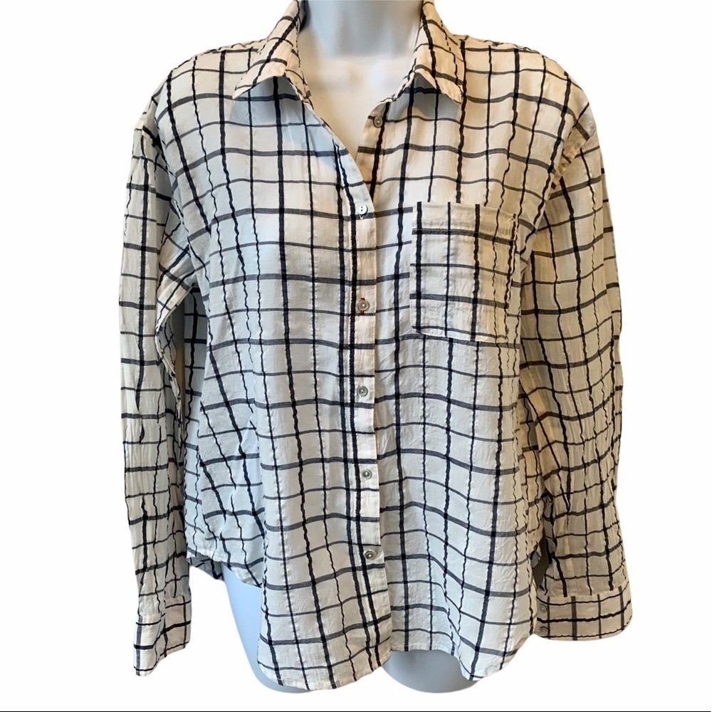 3/$30 Elizabeth & James Navy/White Button Down